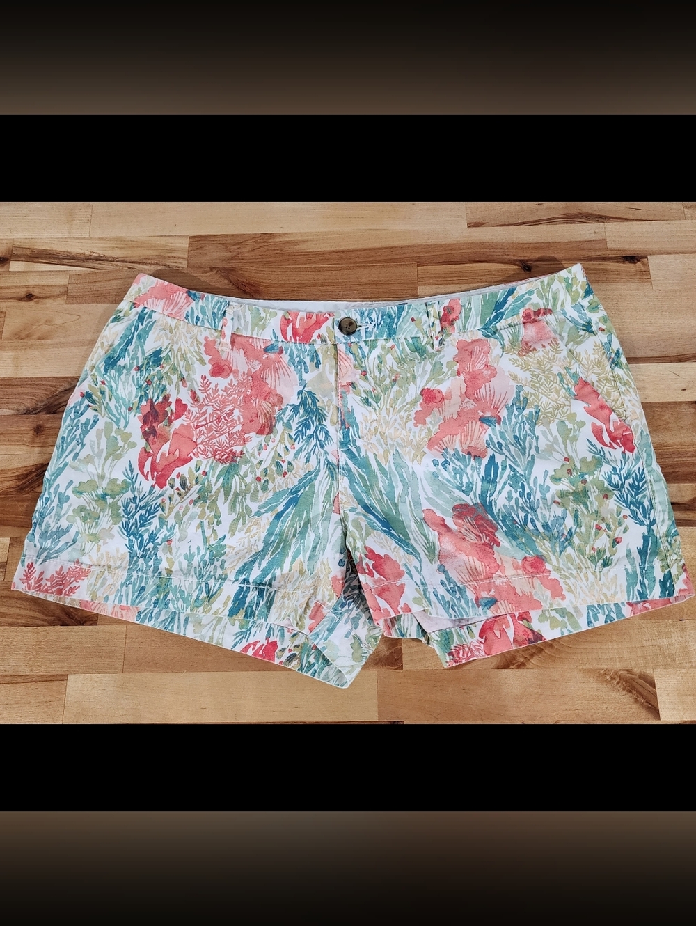 Old Navy Shorts Womens Size 12 Watercolor Summer Beach Approx 3.25" Inseam